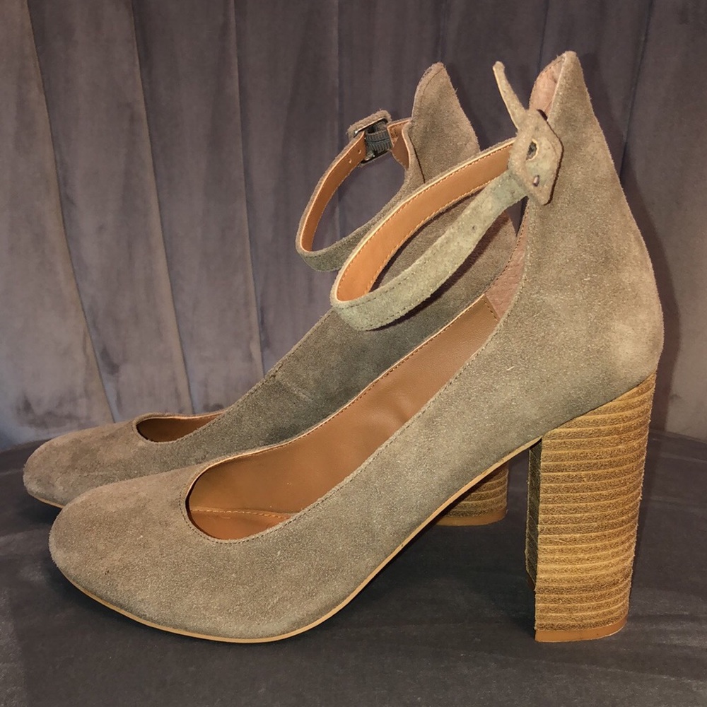 Beautiful Steve Madden pumps - VERY good condition